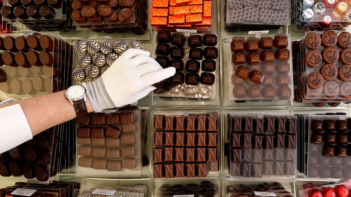 பெல்ஜியம் சாக்லெட்டால் பரவும் நோய் தொற்று.. குடும்ப செலவுக்கு வரிப்பணத்தை செலவழித்த பிரதமர் ! #5IN1_WORLD