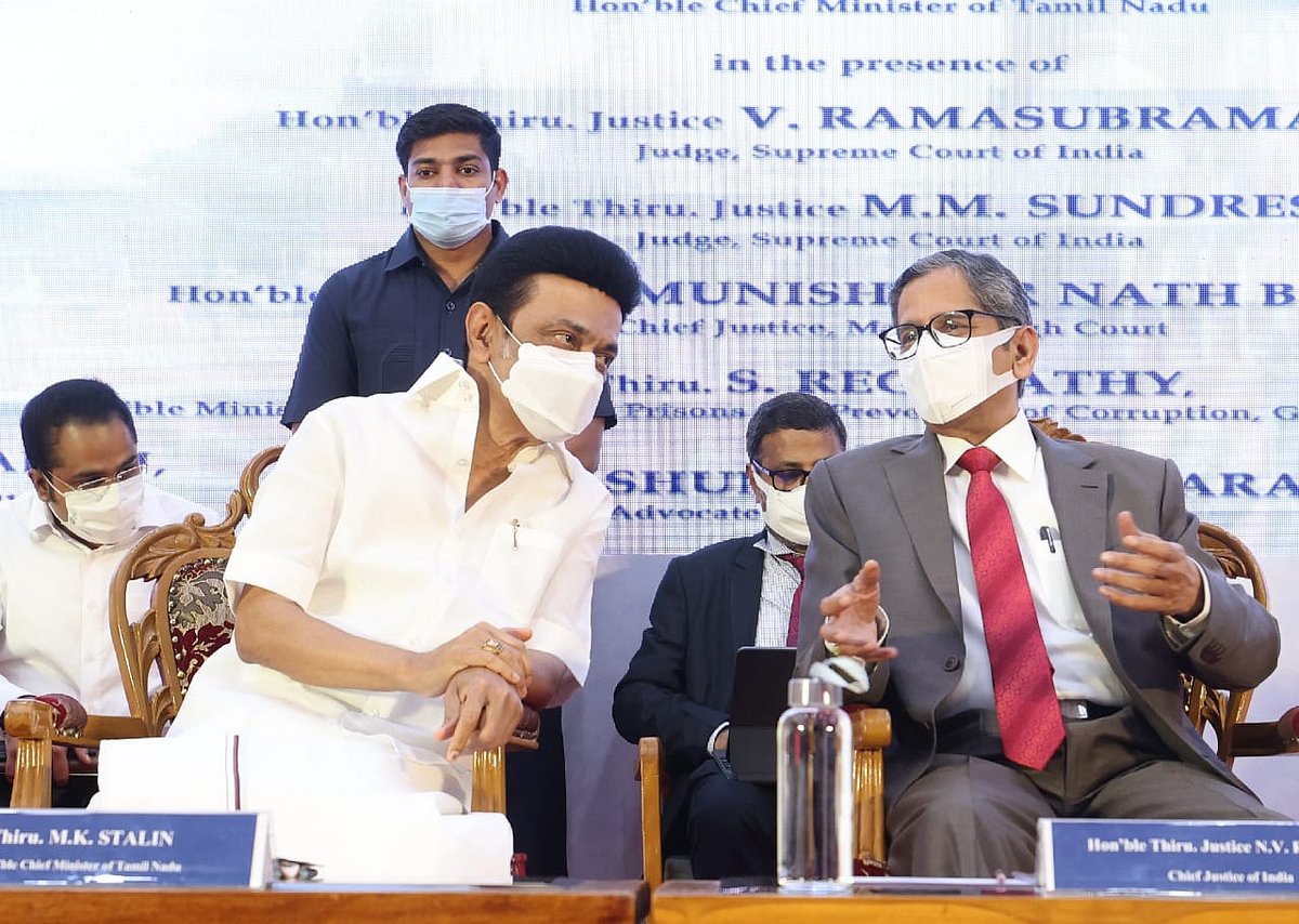 “விசாரணை புரியும்படி இருக்கவேண்டும்- மந்திரங்களை போல புரியாததாக இருக்கக்கூடாது”: SC தலைமை நீதிபதி பேச்சு!