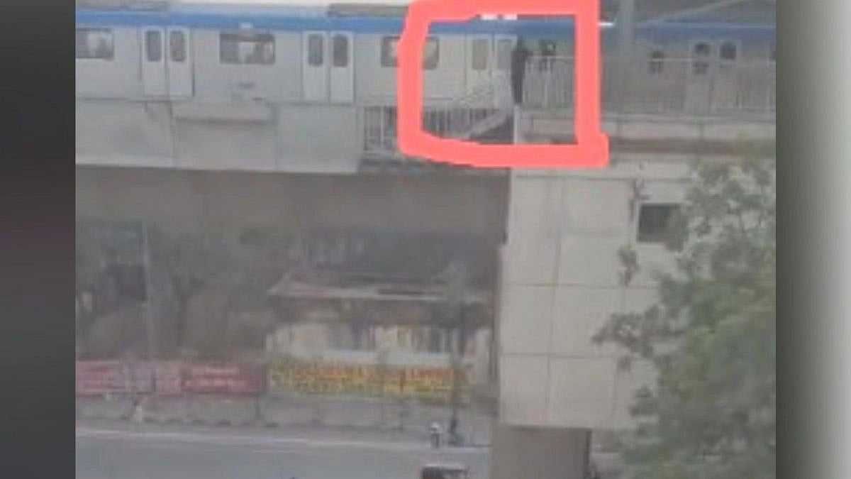 ஐதராபாத் மெட்ரோ ஸ்டேஷனில் இருந்து குதித்து இளம்பெண் தற்கொலை.. பொதுவெளியில் நடந்த விபரீதம்!