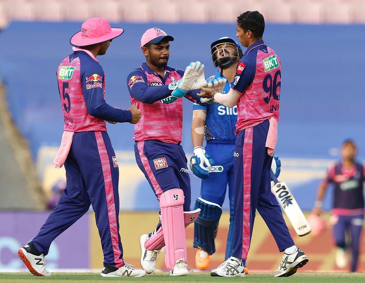 5 ஓவர்களில் மாறிய ஆட்டம்.. பொல்லார்டை அலறவிட்ட அந்த இரண்டு ஓவர்கள்!