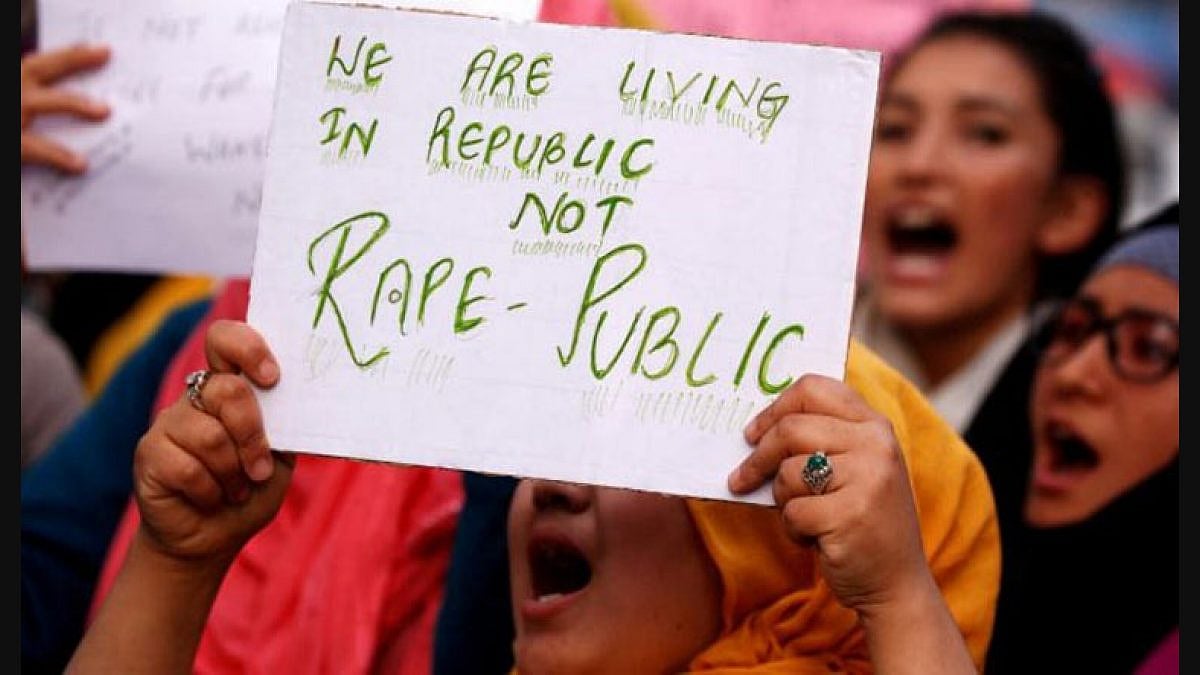 பேயை விரட்டுவதாக நாடகமாடி 14 வயது சிறுமியை சீரழித்த போலி சாமியார்.. மத்திய பிரதேசத்தில் நடந்த கொடூரம்!