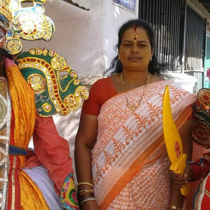 வளையல் கடை பெண்ணிடம் மாமுல் கேட்டு அடிதடி.. அதிமுக பெண் நிர்வாகிக்கு சிறை; காஞ்சி போலிஸ் அதிரடி!