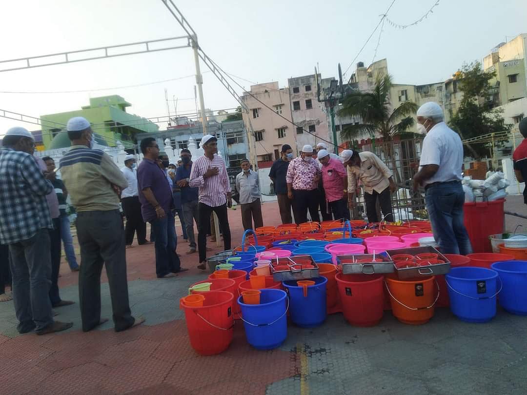 “இதுதான் தமிழ்நாடு”: இஸ்லாமியர்கள் நோன்பு திறக்க உணவு வழங்கும் இந்துக்கள்.. 40 ஆண்டுகளாக தொடரும் வழக்கம்!