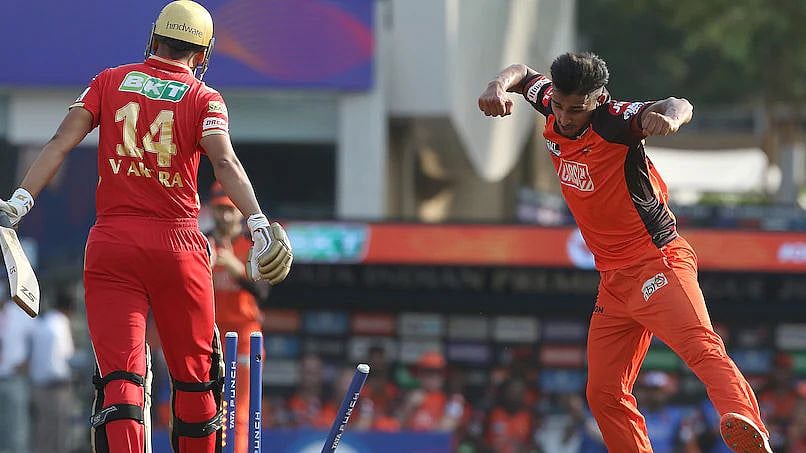 உம்ரான் மாலிக் - ஐ.பி.எல் 2022 தொடரை மிரட்டும் காஷ்மீர் எக்ஸ்பிரஸ்!