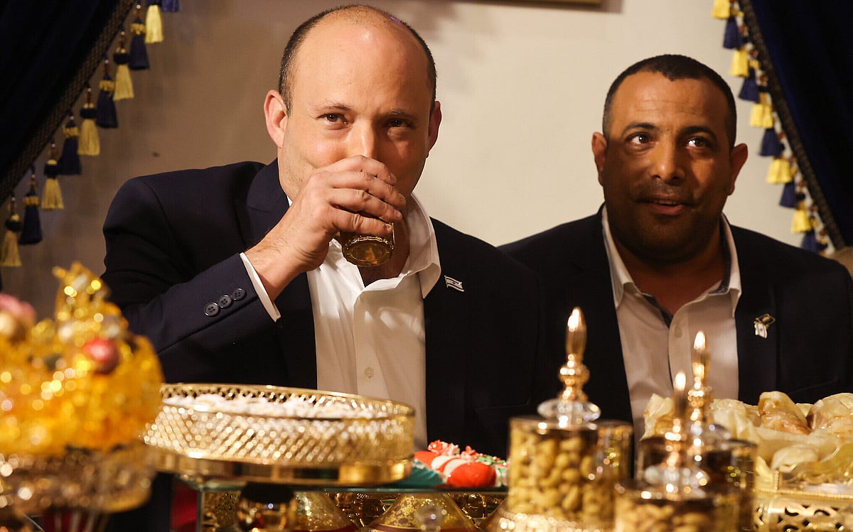 பெல்ஜியம் சாக்லெட்டால் பரவும் நோய் தொற்று.. குடும்ப செலவுக்கு வரிப்பணத்தை செலவழித்த பிரதமர் ! #5IN1_WORLD