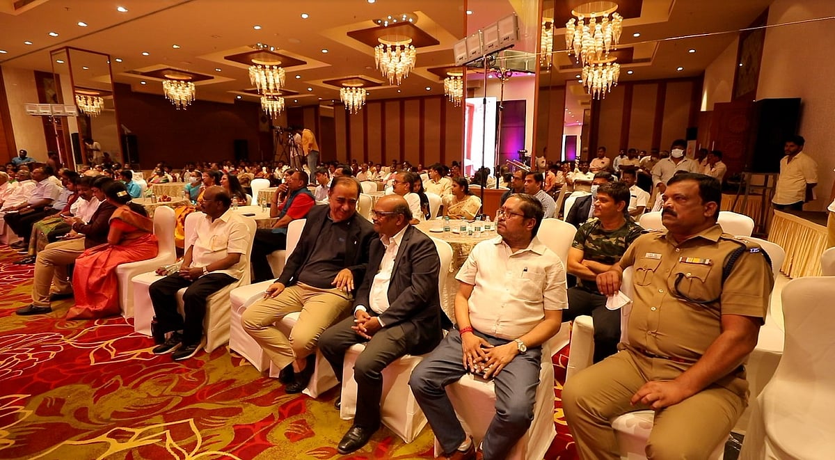 “சேலத்திற்கு பெருமை சேர்த்தவர்களை கொண்டாடிய கலைஞர் செய்திகள்” : “எங்கள் ஊர்; எங்கள் பெருமை” விருது விழா!