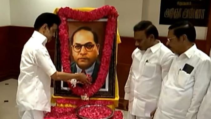 நேற்று அறிவிப்பு.. இன்று சமத்துவநாள் கொண்டாட்டம்: அம்பேத்கர் படத்துக்கு முதல்வர் மலர்தூவி மரியாதை!
