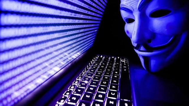 ”இத க்ளிக் பன்னினா பான் கார்டு அப்டேட் ஆகிரும்” - 2 லட்சத்தை இழந்த டாக்டர்; தட்டித்தூக்கிய சைபர் போலிஸ்!