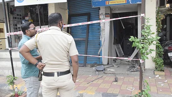 வீடுபுகுந்து கொள்ளை.. சுவரில் ‘I LOVE YOU’ என எழுதிய கொள்ளையர்கள் - உரிமையாளருக்கு காத்திருந்த அதிர்ச்சி!