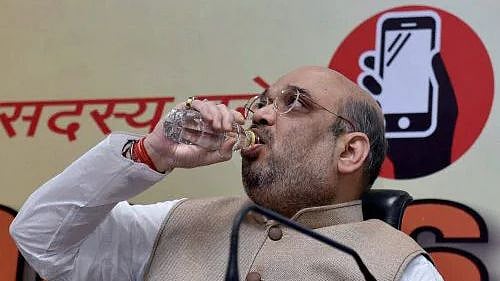 “அமித்ஷா குடித்த தண்ணீர் பாட்டில் 850 ரூபாயா?” : உண்மையை போட்டுடைத்த கோவா அமைச்சர் - பின்னணி என்ன?