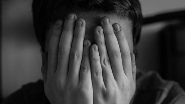 மனைவிக்கு புடவை கட்டத் தெரியாததால் மன உளைச்சல்.. திருமணமான 6 மாதத்தில் கணவன் செய்த செயலால் பரபரப்பு!