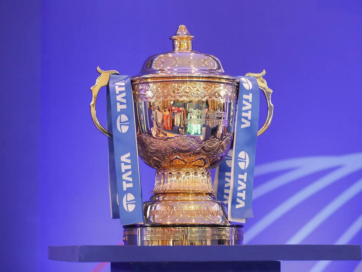IPL 2022: இரண்டு இடங்களுக்கு மூன்று போட்டியாளர்கள்; பரபரக்கும் Playoff ரேஸ்; வெல்லப்போவது யார்?