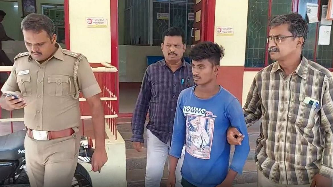 சிறுமியைக் கடத்திச் சென்று பாலியல் வன்புணர்வு.. போக்சோ சட்டத்தில் இளைஞருக்கு ‘காப்பு’ மாட்டிய காவல்துறை !