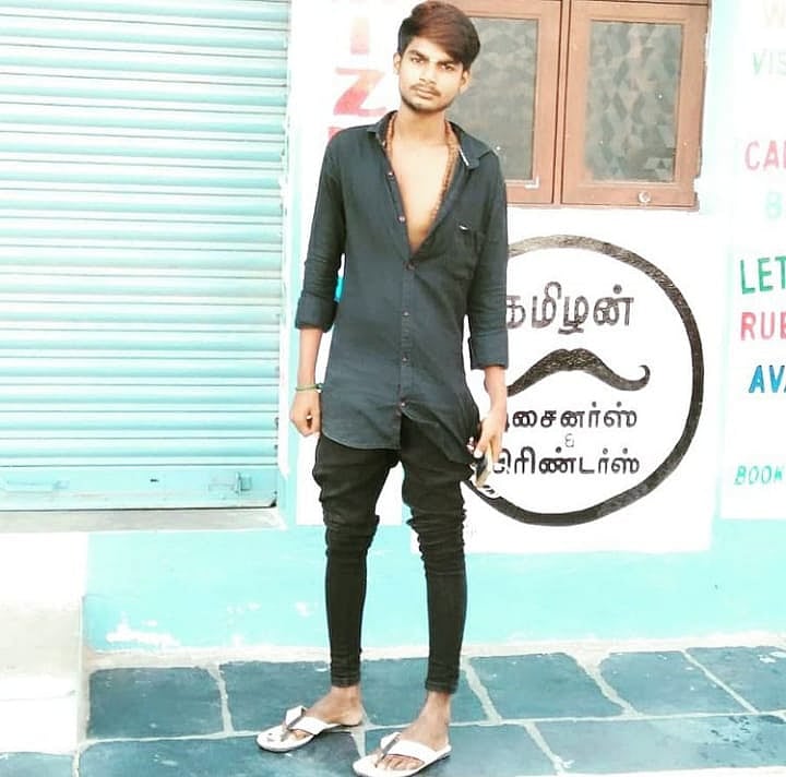 ரத்த வெள்ளத்தில் துடிதுடித்த தூங்கிக் கொண்டிருந்த தந்தை: தாயை கண்டதும் தப்பிய மகன்; போதையில் வெறிச்செயல்!