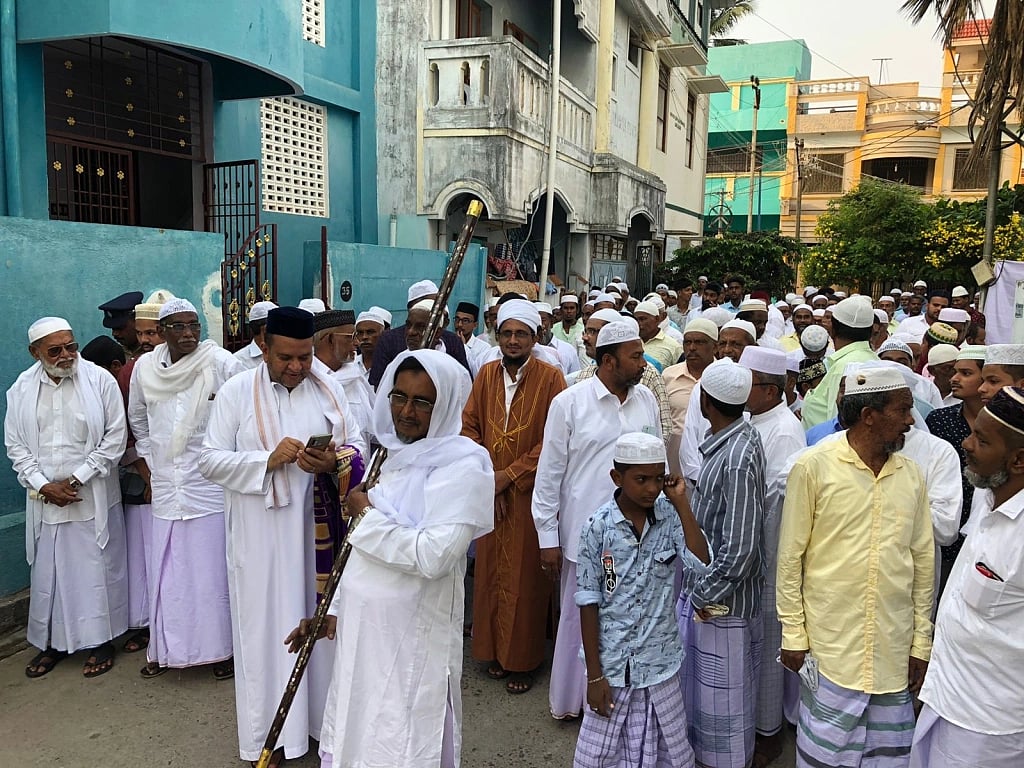 “ஈகைத் திருநாளாம் ரமலான் பண்டிகை..” : நாடு முழுவதும் இஸ்லாமியர்கள் கொண்டாட்டம்! (புகைப்படங்கள்)