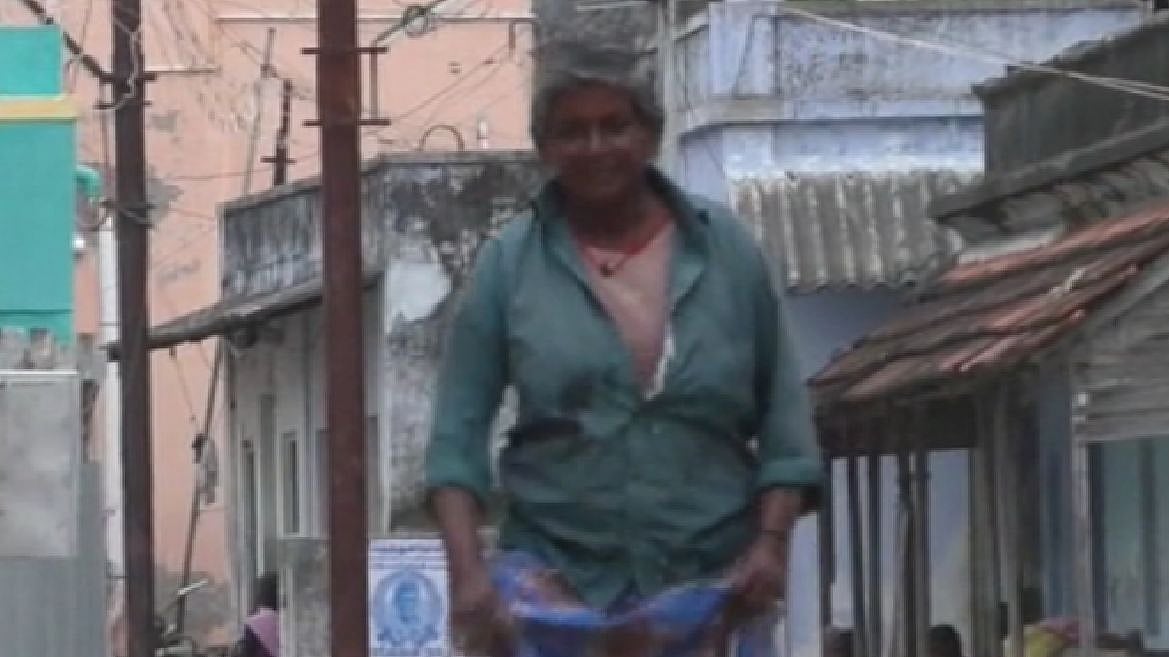 “20 வயதில் கணவனை இழந்த பெண்.. 30 ஆண்டுகளாக ஆணாக மாறுவேடம்” : தூத்துக்குடியில் நடந்த நெகிழ்ச்சி சம்பவம் ! 