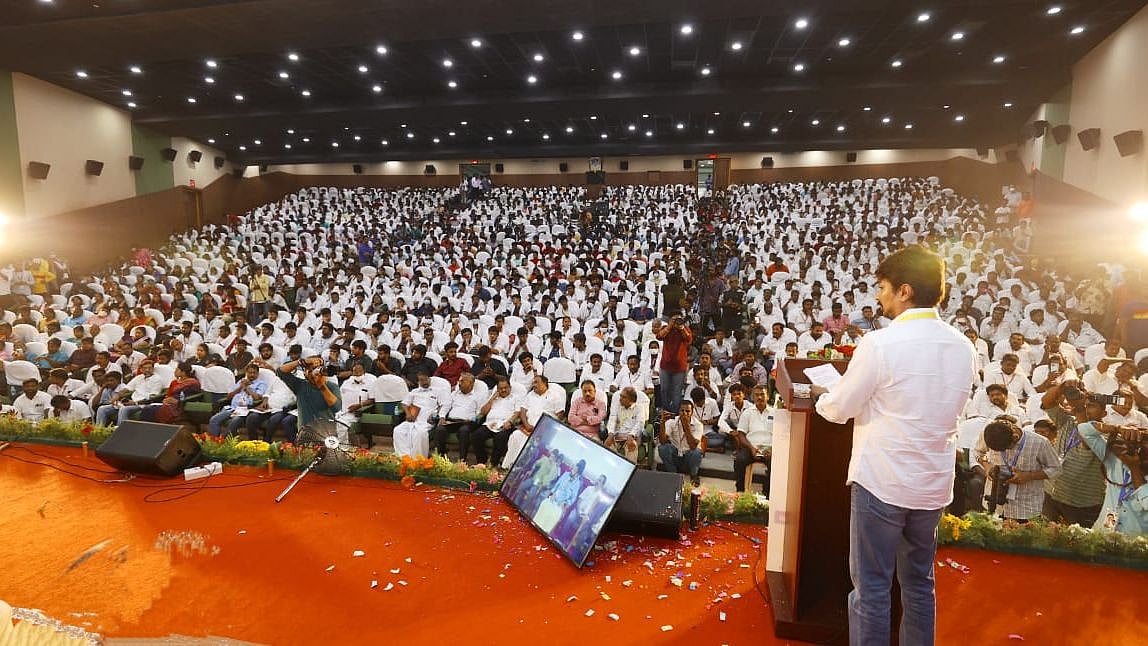 "தமிழர்கள் யாருக்கும் அடிமை இல்லை.. இதை ஒன்றிய அரசுக்கு புரிய வைப்போம்" : உதயநிதி ஸ்டாலின் MLA பேச்சு!