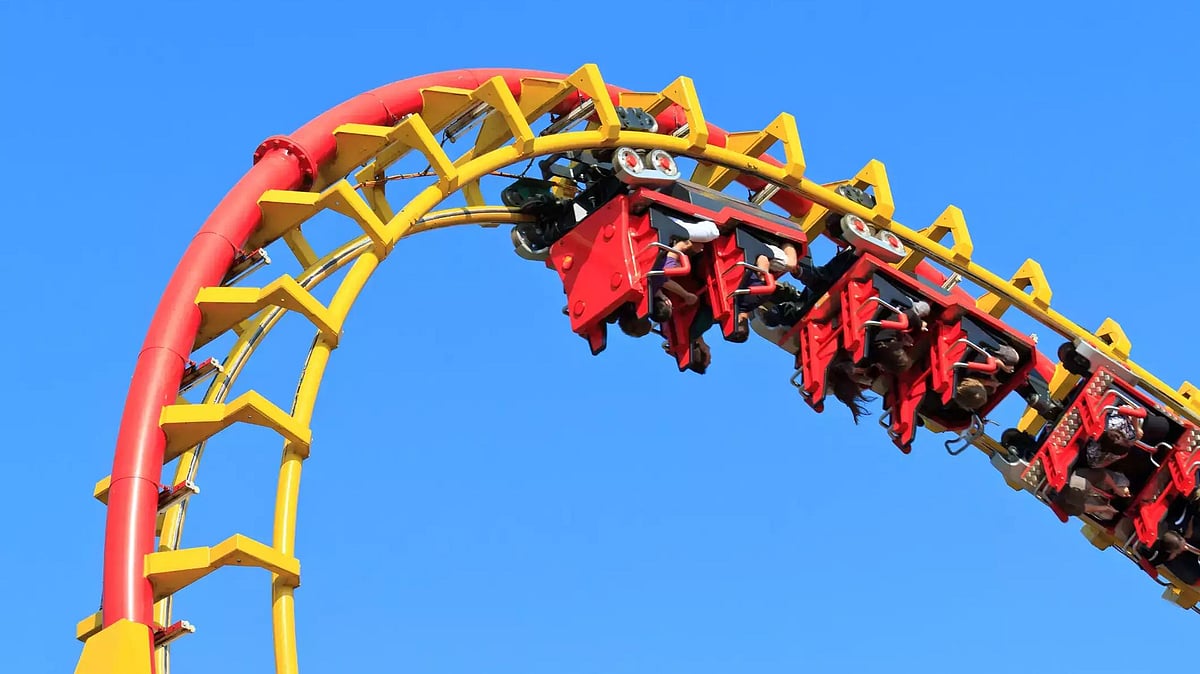 திக்திக் நிமிடங்கள்.. நடுவானில் தலைகீழாக நின்ற ரோலர்கோஸ்டர்: அந்தரத்தில் தொங்கிய பயணிகள் - பின்னணி என்ன?!