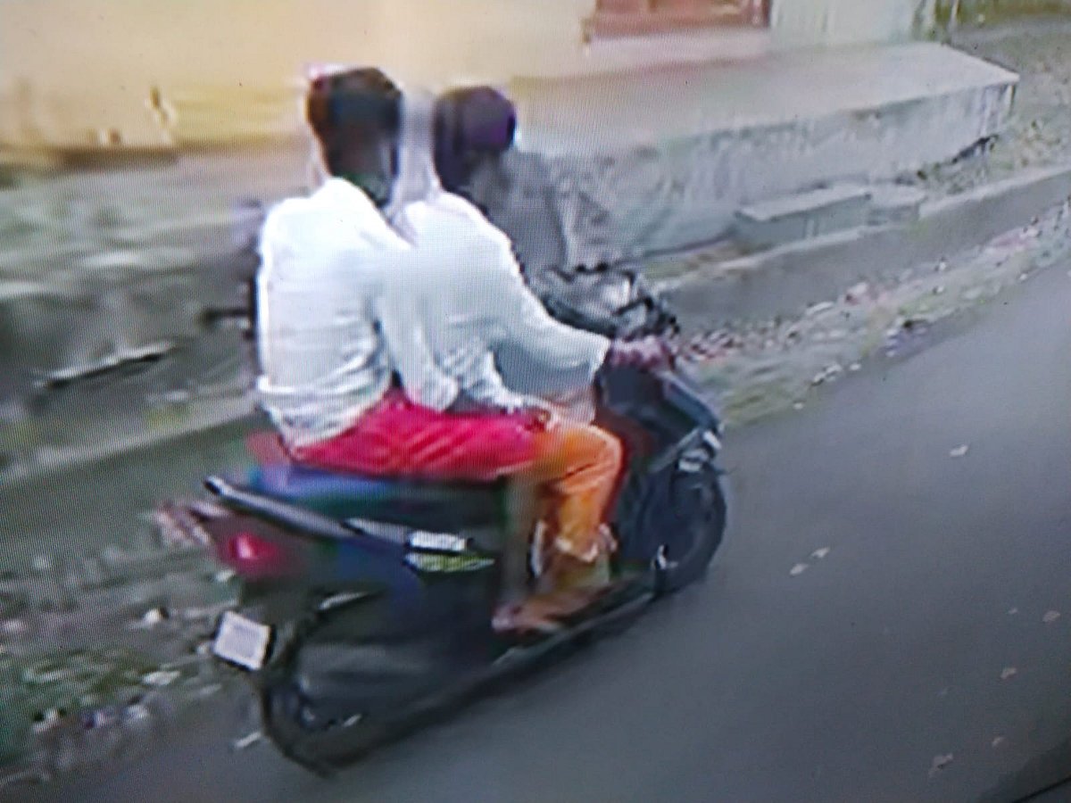 காலில் சூனியம் இருக்கு.. தேங்காய் எண்ணெய் கொடுத்து நகை, ரூ.8,500 சுருட்டல்; போலி சாமியார்கள் துணிகரம்!