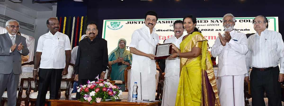 “உரிமையோடு வந்திருக்கிறேன்..” : விழாவில் மாணவிகளிடம் அனுமதி வாங்கிவிட்டு திருச்சி கிளம்பிய முதல்வர்!