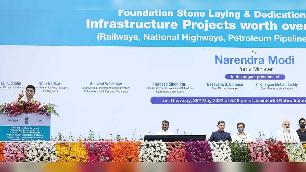 பிரதமர் மேடையில் முதிர்ந்த அனுபவம், அரசியல் நாகரீகம்.. தமிழகத்தை தலைநிமிரச் செய்துள்ளார் முதலமைச்சர் !