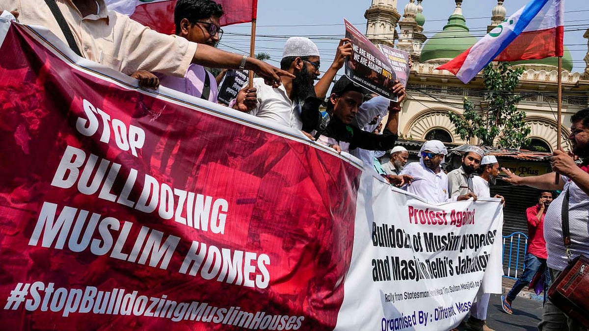 இஸ்லாமியர்களை தாக்க YOUTUBE -ஐ ஆயுதமாக பயன்படுத்தும் இந்துத்துவ கும்பல்: வெளிவந்த அதிர்ச்சி தகவல்!