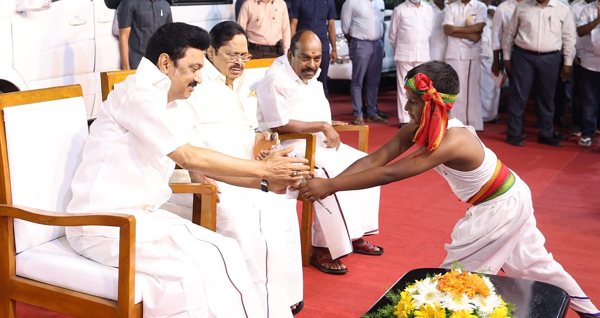 உற்சாக வரவேற்பு.. 16,820 பேருக்கு நல திட்ட உதவிகள்: திருப்பத்தூர் சென்ற முதல்வரின் புகைப்பட தொகுப்பு இதோ!