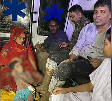 30 அடி ஆழ ஆழ்துளைக் கிணற்றில் விழுந்த 5 வயது சிறுவன்.. 8 மணி நேரத்தில் மீட்ட பேரிடர் குழு!