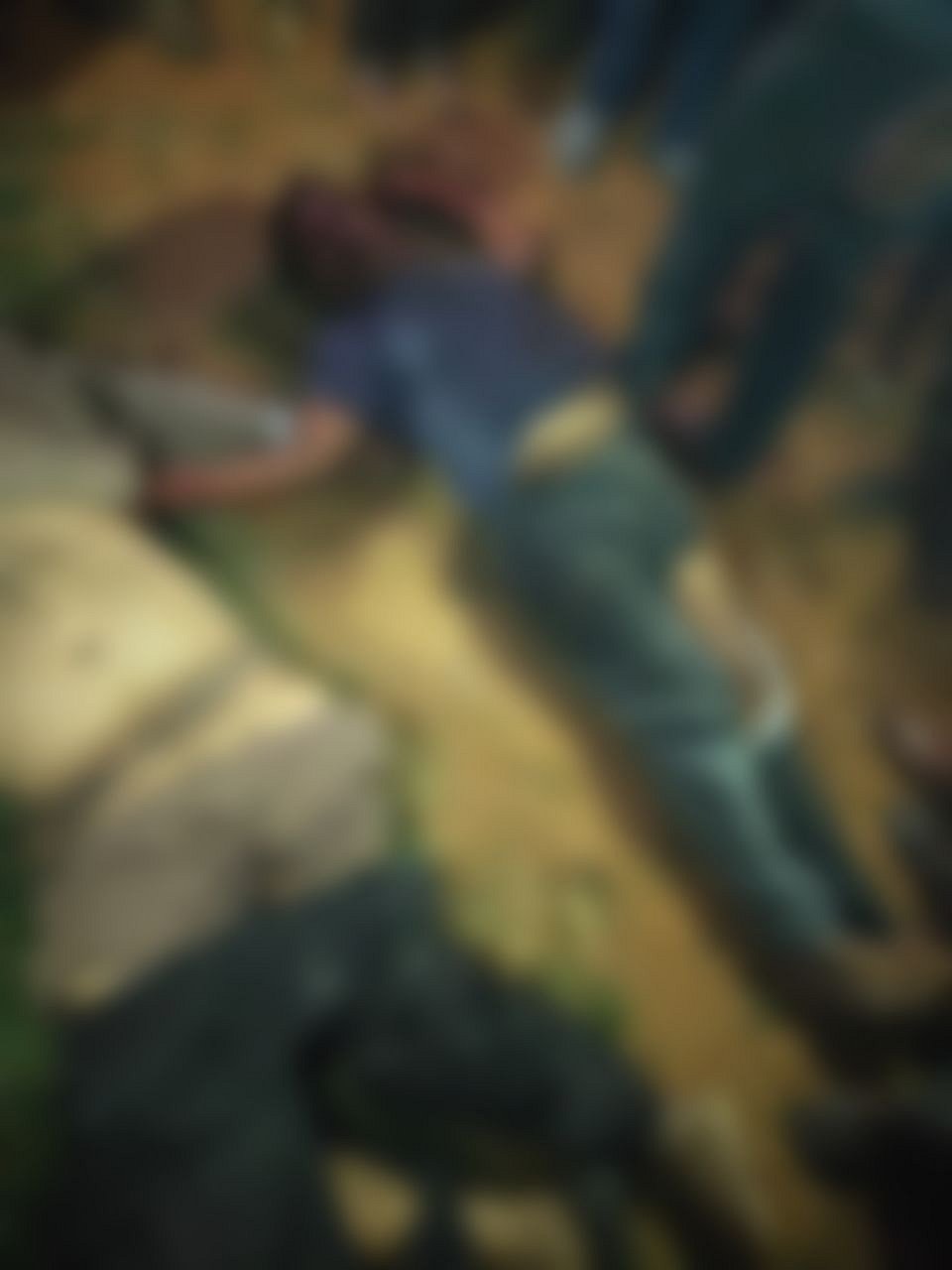 லாரி மோதி சுக்கு நூறாக நொறுங்கிய கார் : வேலை முடித்துவிட்டு திரும்பி அரசு அதிகாரிகள் உட்பட மூவர் பலி!