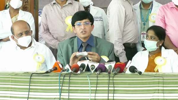 “ரேஷன் பொருட்கள் கடத்தலை தடுக்க சிறப்பு நடவடிக்கை.. அதிரடி ஆய்வு” : களம் இறங்கிய ராதாகிருஷ்ணன் IAS !