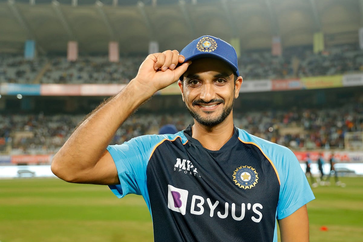 சிறந்த ஆல்ரவுண்டர்.. நெருக்கடியை மிகச் சிறப்பாக சமாளிப்பார்: ஹர்ஷல் படேலை புகழ்ந்த 2 முன்னாள் வீரர்கள்!