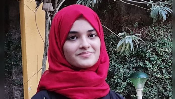 “600க்கு 597 மதிப்பெண்.. மாநிலத்தில் 2ம் இடம்” : ஹிஜாப் பிரச்சனைக்கு மத்தியிலும் சாதித்த இஸ்லாமிய மாணவி!