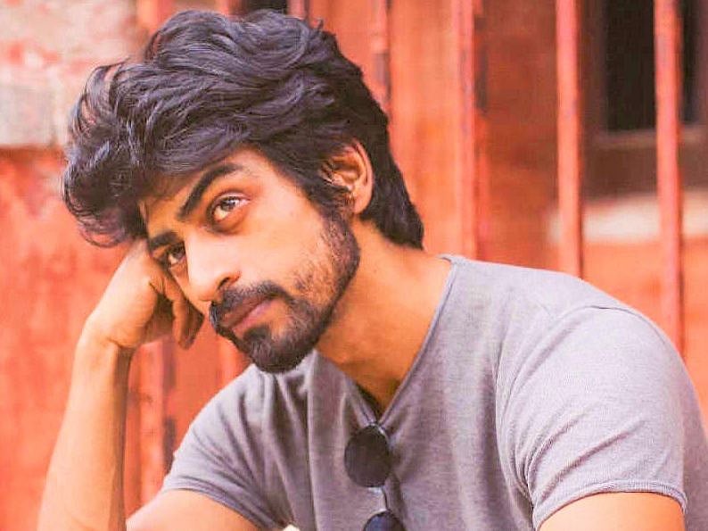 கோலிவுட் TO பாலிவுட்.. மாஸ் காட்டும் 'கைதி' பட வில்லன் அர்ஜூன் தாஸ்!