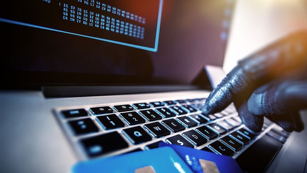 ஆதார்,கை ரேகையை வைத்து 15 லட்சம் கொள்ளை.. நூதன முறையில் கொள்ளையடித்த கும்பல் சிக்கியது எப்படி? 