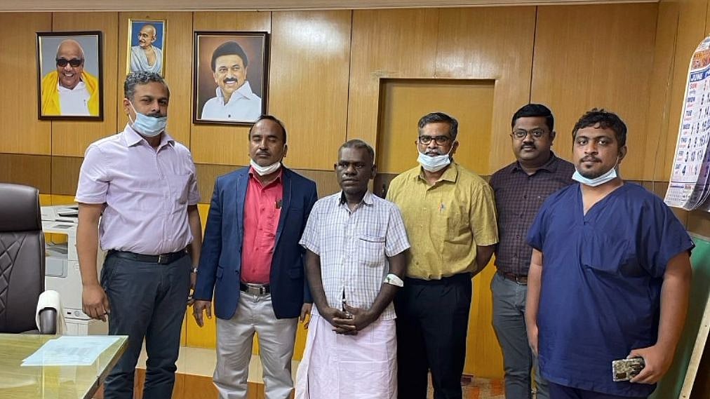 காயமின்றி அறுவை சிகிச்சை.. மூக்கின் வழியாக மூளையில் இருந்த கட்டியை அகற்றி அரசு மருத்துவர்கள் சாதானை !