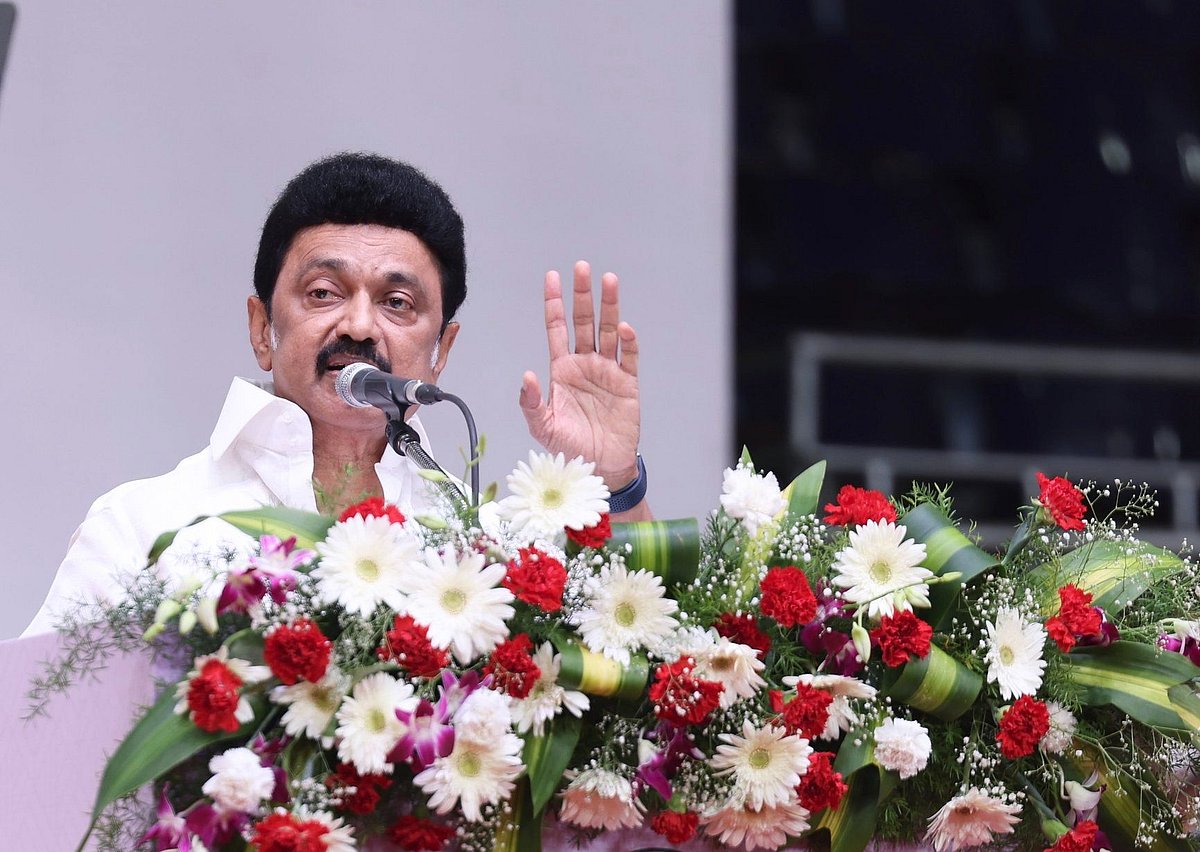 “நானும் கிரிக்கெட்டில் ஆர்வம் உள்ளவன்தான்..” : மலரும் நினைவுகளை மேடையில் பகிர்ந்த முதலமைச்சர் !