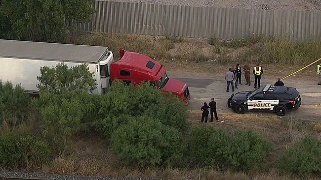 கண்டெய்னர் கதவை திறந்ததும் சரிந்து விழுந்த 46 உடல்கள்.. அமெரிக்காவையே அதிர்ச்சியில் ஆழ்த்திய கோர சம்பவம்!