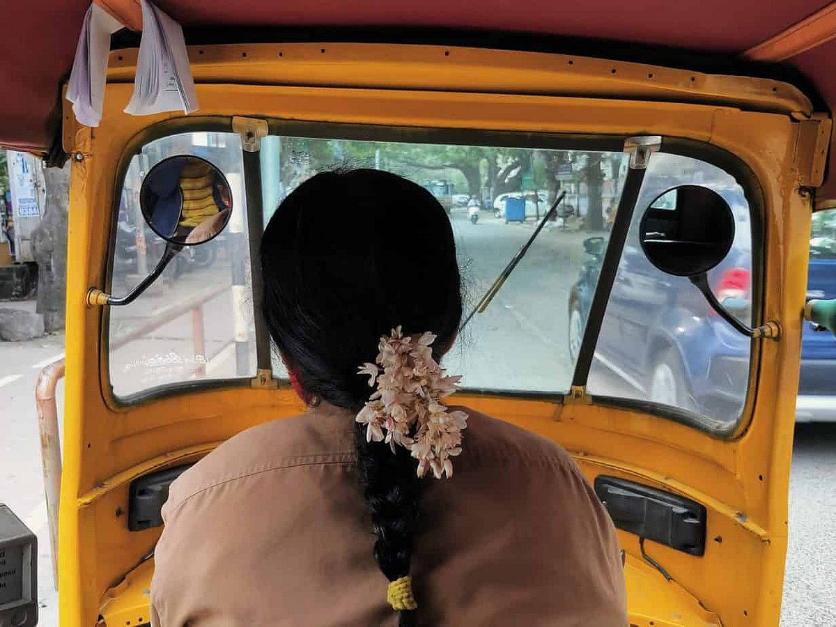“சென்னை பாதுகாப்பானது தான்” : இரவு நேரங்களில் ஆட்டோ ஓட்டும் பெண்  ஓட்டுநர் - காரணம் தெரியுமா?