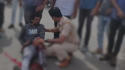 சாலை விபத்தில் சிக்கிய இளைஞர்.. பத்திரமாக மீட்ட இன்ஸ்பெக்டர்: நெகிழ்ச்சி சம்பவம்!