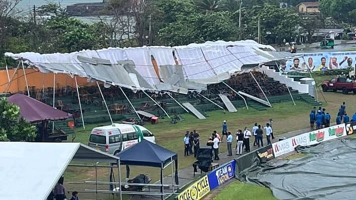 SLvsAus டெஸ்ட் போட்டி நடந்து கொண்டிருந்தபோது நிகழ்ந்த விபரீதம்- மைதான கூரை சரிந்து விழுந்ததால் அதிர்ச்சி!