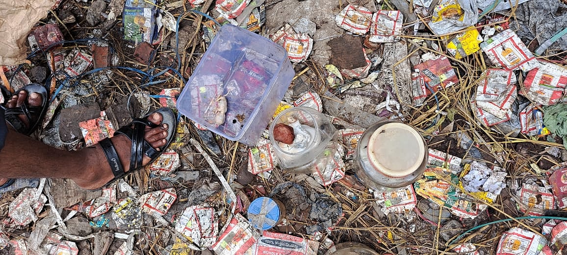 கண்ணாடி பாட்டில்களில் கண்டெடுக்கப்பட்ட 7 சிசுக்களின் சடலங்கள்.. நெஞ்சை பதற வைக்கும் பகீர் புகைப்படங்கள் !