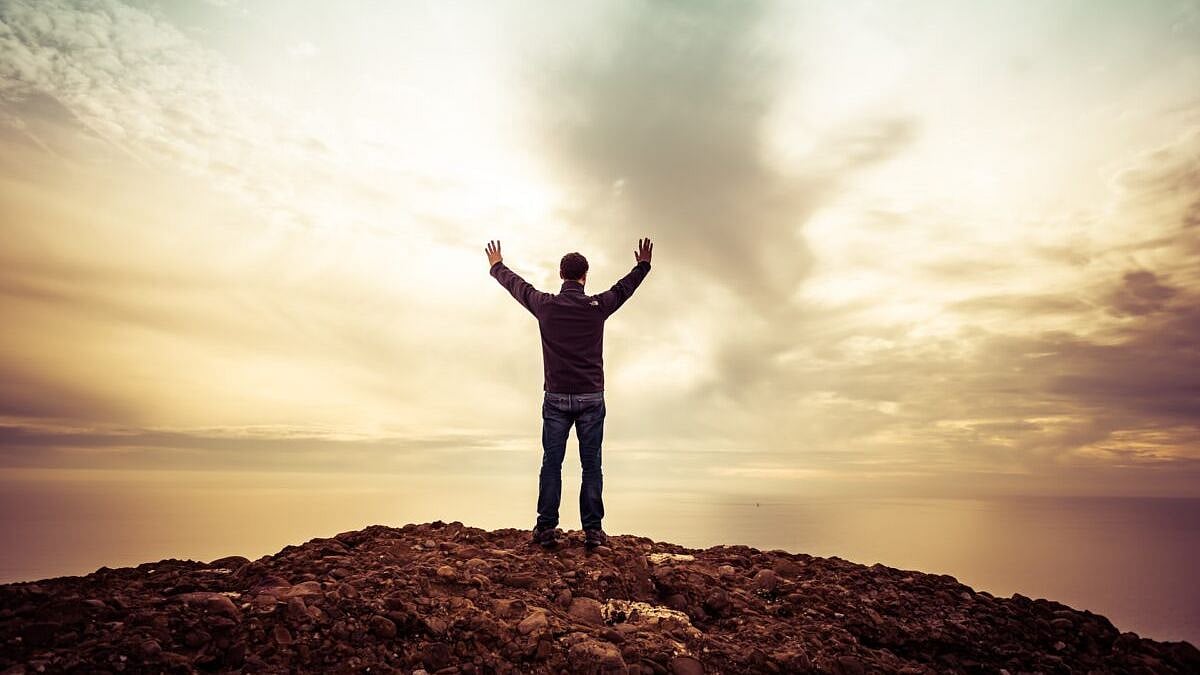 இன்றைய  சூழலில் நிம்மதியாக வாழ்வதற்கான தீர்வுதான் என்ன?.. உங்களுக்கான குட்டி கதை இதோ!