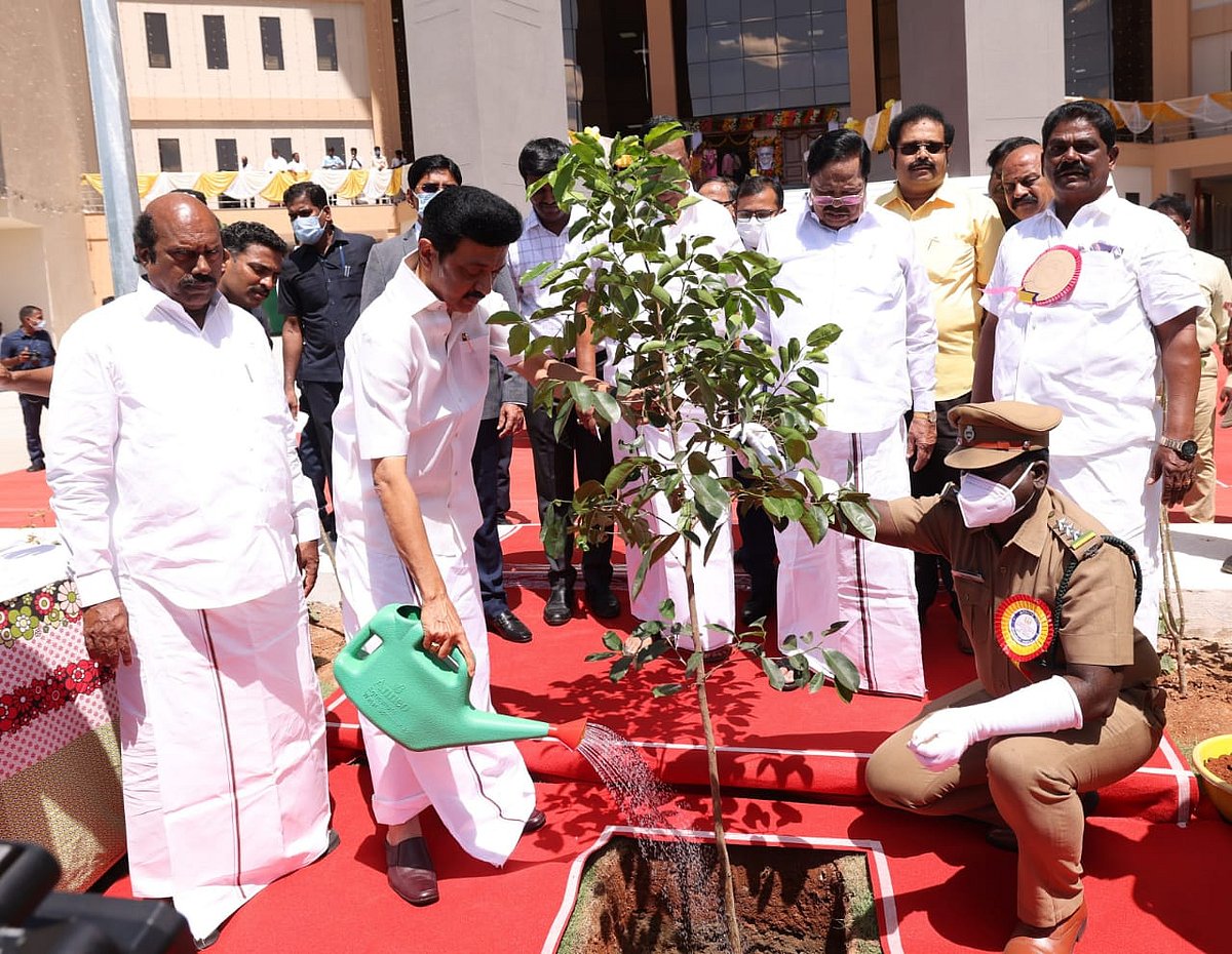 உற்சாக வரவேற்பு.. 16,820 பேருக்கு நல திட்ட உதவிகள்: திருப்பத்தூர் சென்ற முதல்வரின் புகைப்பட தொகுப்பு இதோ!