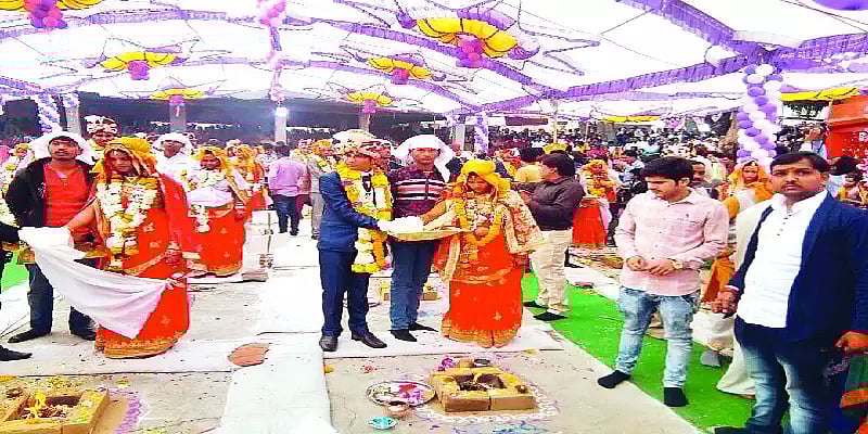 தாடி இருந்தால் இனி திருமணம் கிடையாது - கிராம பஞ்சாயத்து முடிவால் இளைஞர்கள் அதிர்ச்சி!