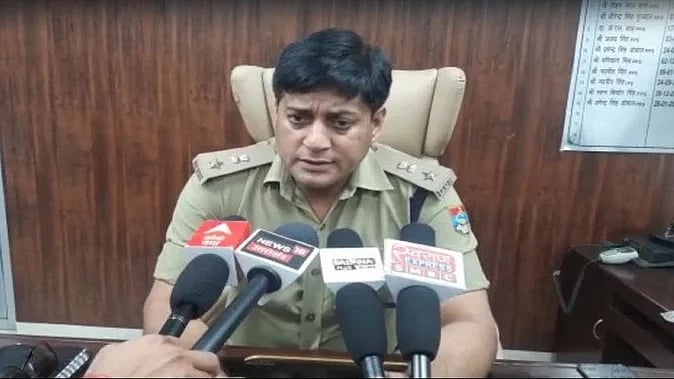 ஓடும் காரில் நடந்த சோகம்.. தாய் மற்றும் 6 வயது குழந்தையை பாலியல் வன்கொடுமை செய்த கொடூர கும்பல்!