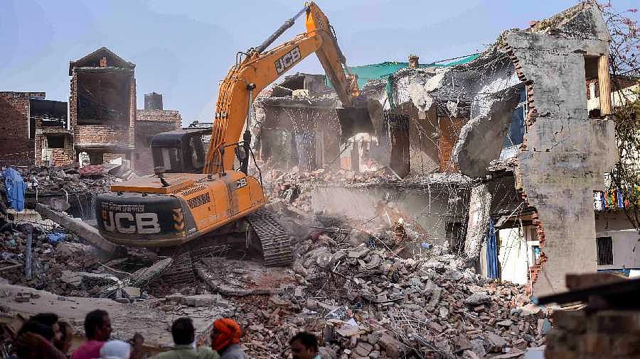 “எங்களின் ஒரு துளி கண்ணீரைக்கூட..”: யோகியின் புல்டோசர் ஆட்சியை வெளுத்து வாங்கிய அஃப்ரீன் பாத்திமா!