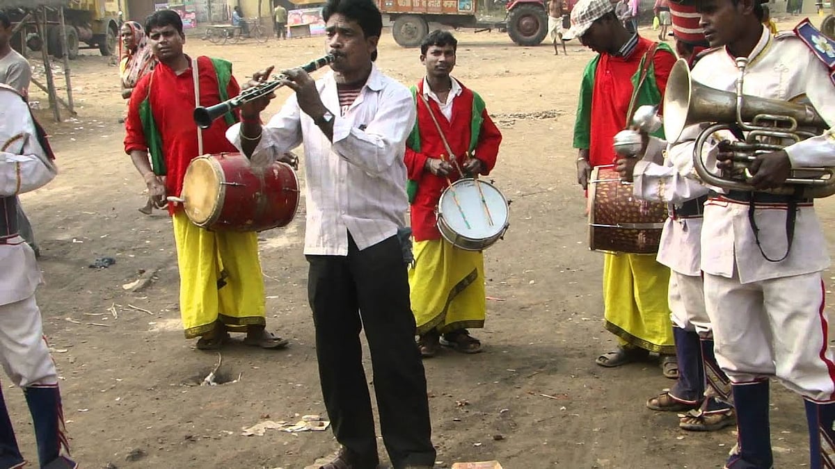 பேண்ட் வாத்திய கட்டணத்தை கொடுப்பது யார்?.. மணமகளின் செயலால் அதிரடி முடிவெடுத்த மணமகன்!  