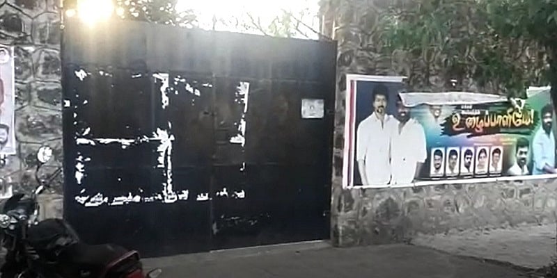 ‘கையில் பாதி.. வாயில் பாதி..’ பரோட்டாவுடன் கிடந்த சடலம் : விஜய் அலுவலகத்தில் நடந்த பரபரப்பு!