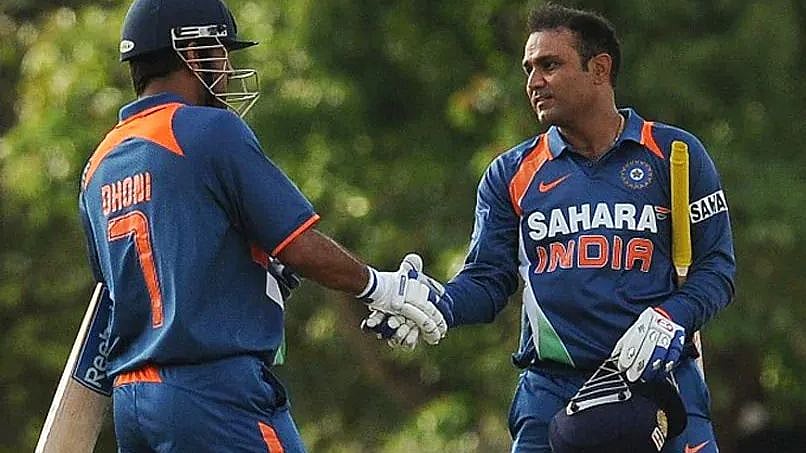 "கேப்டன் தோனியால் ஓய்வு பெறும் எண்ணம் வந்தது".. ஆனால் : மனம் திறந்த வீரேந்திர சேவாக்!