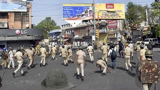 முகமது நபிகள் குறித்து அவதூறு கருத்து.. இஸ்லாமியர்களின் போராட்டத்தில் வன்முறையைத் தூண்டிய ‘RSS’ கும்பல் !